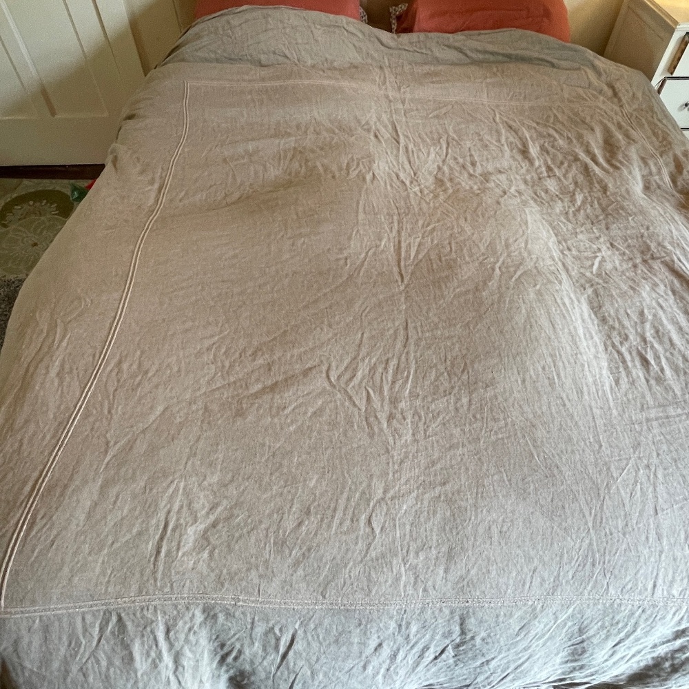 Restoration Hardware Stonewashed Satin-Stitch Belgian Linen Cal-King Duvet